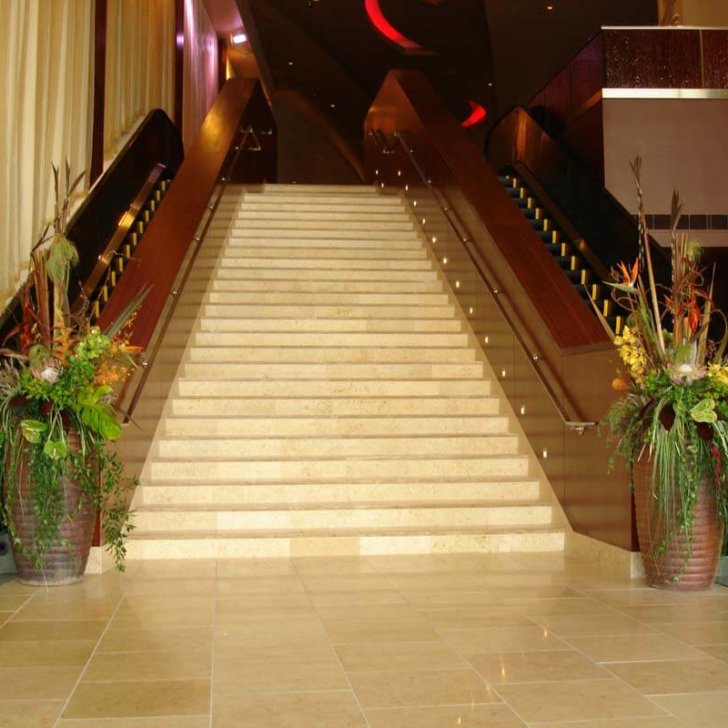 1. VIEJAS MAIN STAIR 2006